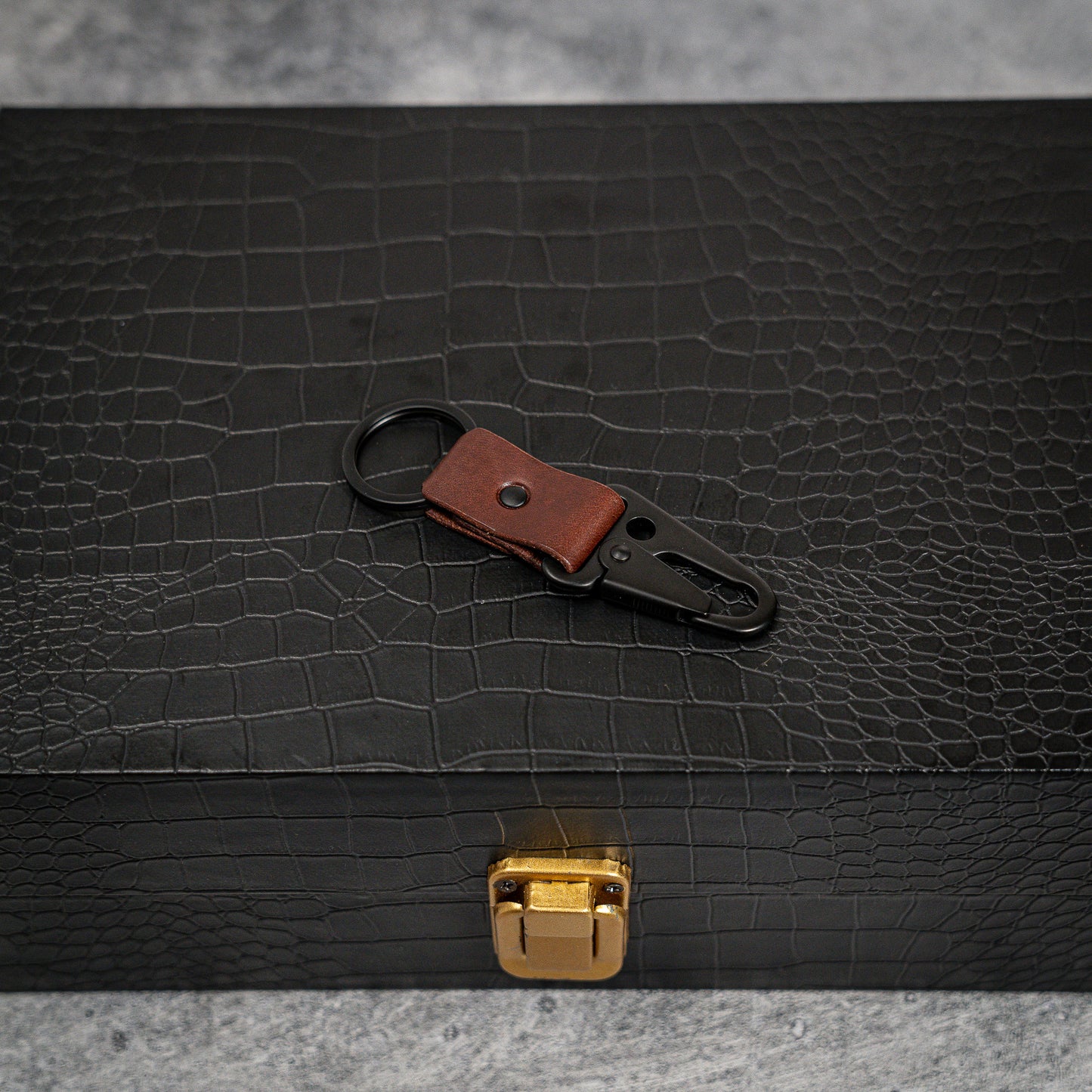 Exquisite Handmade Minerva Smooth Keychain with Matte Black Finish (Multiple colors)