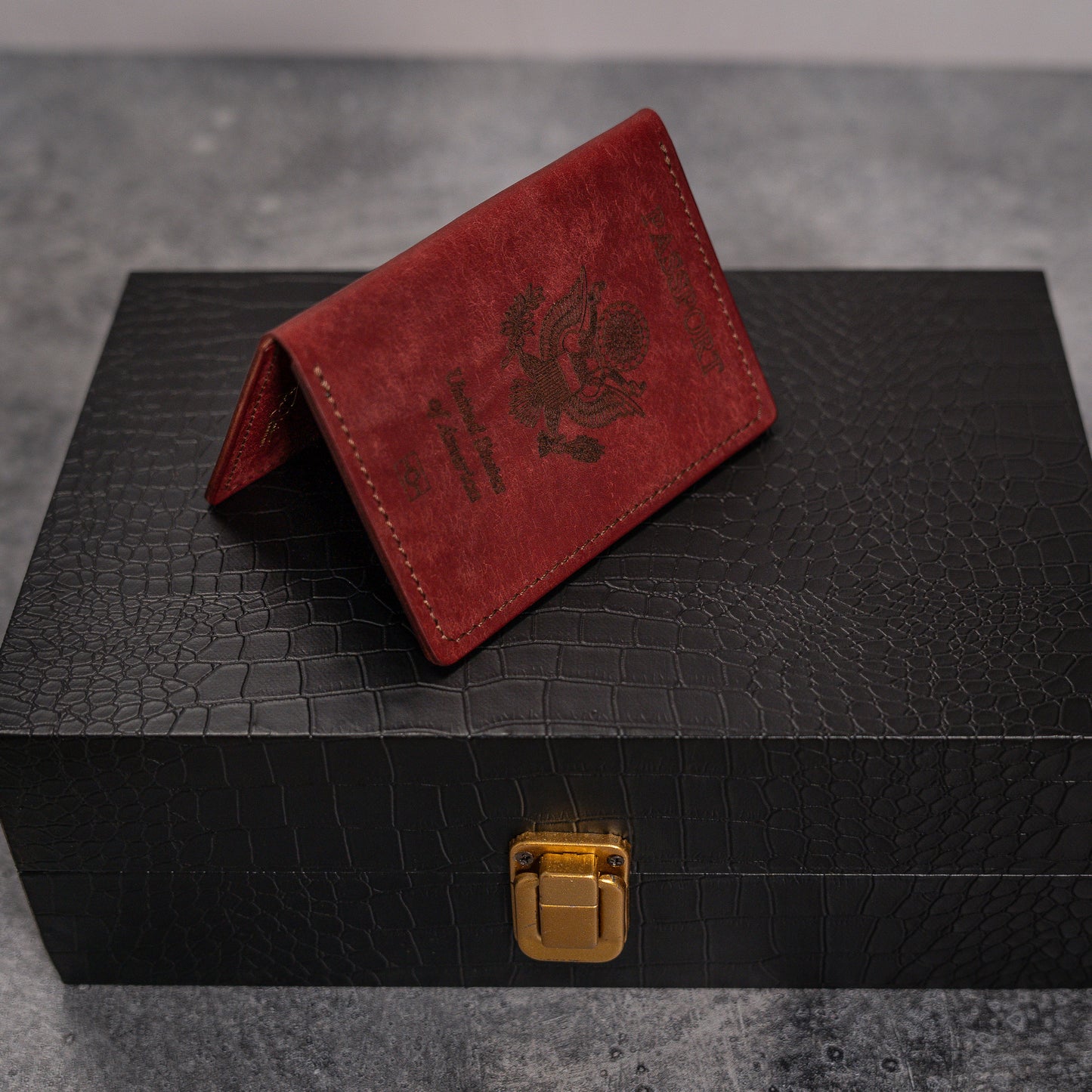 Rustic Explorer: Handmade Full Grain Leather Travel Wallet Bordeaux Pueblo
