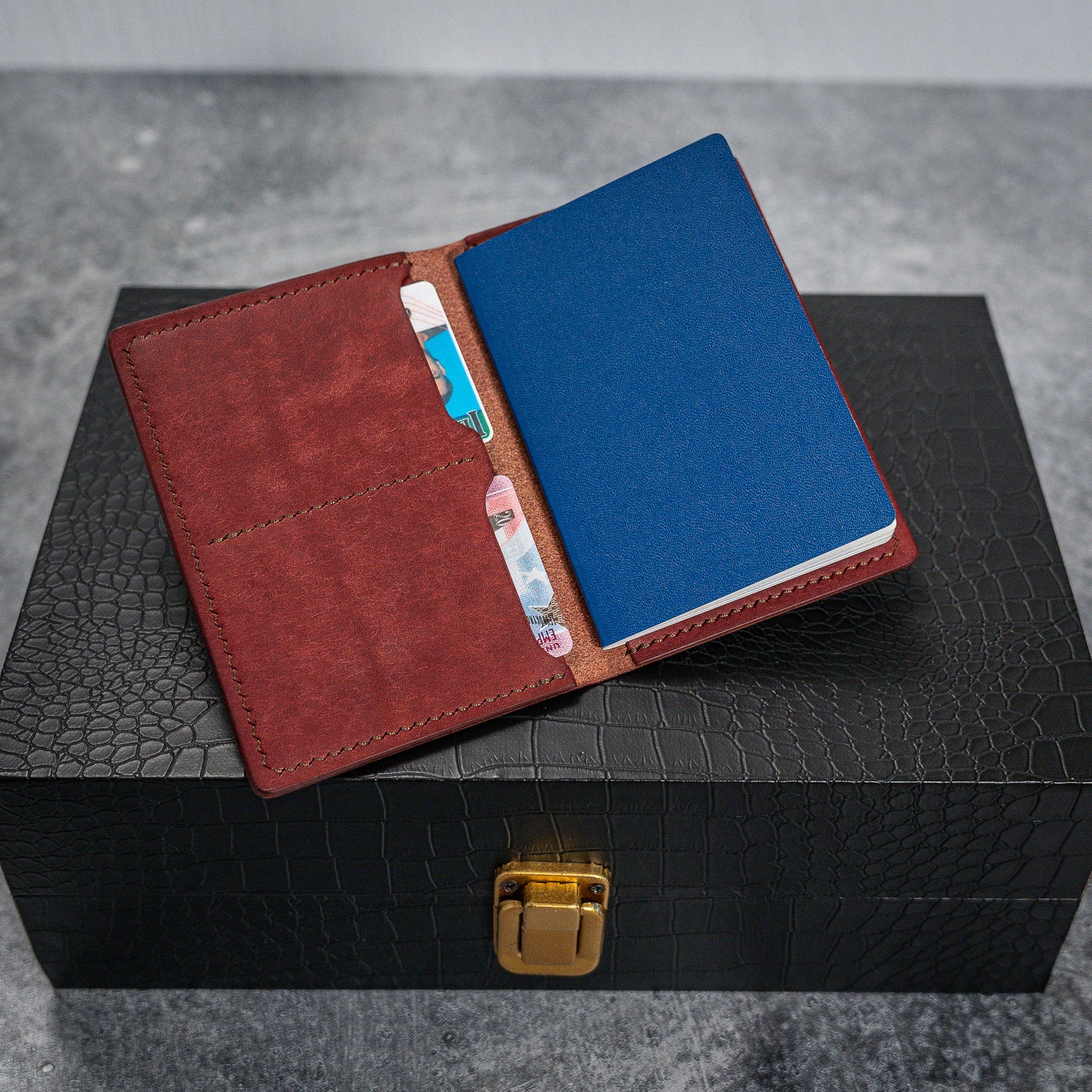 Rustic Explorer: Handmade Full Grain Leather Travel Wallet Bordeaux Pueblo
