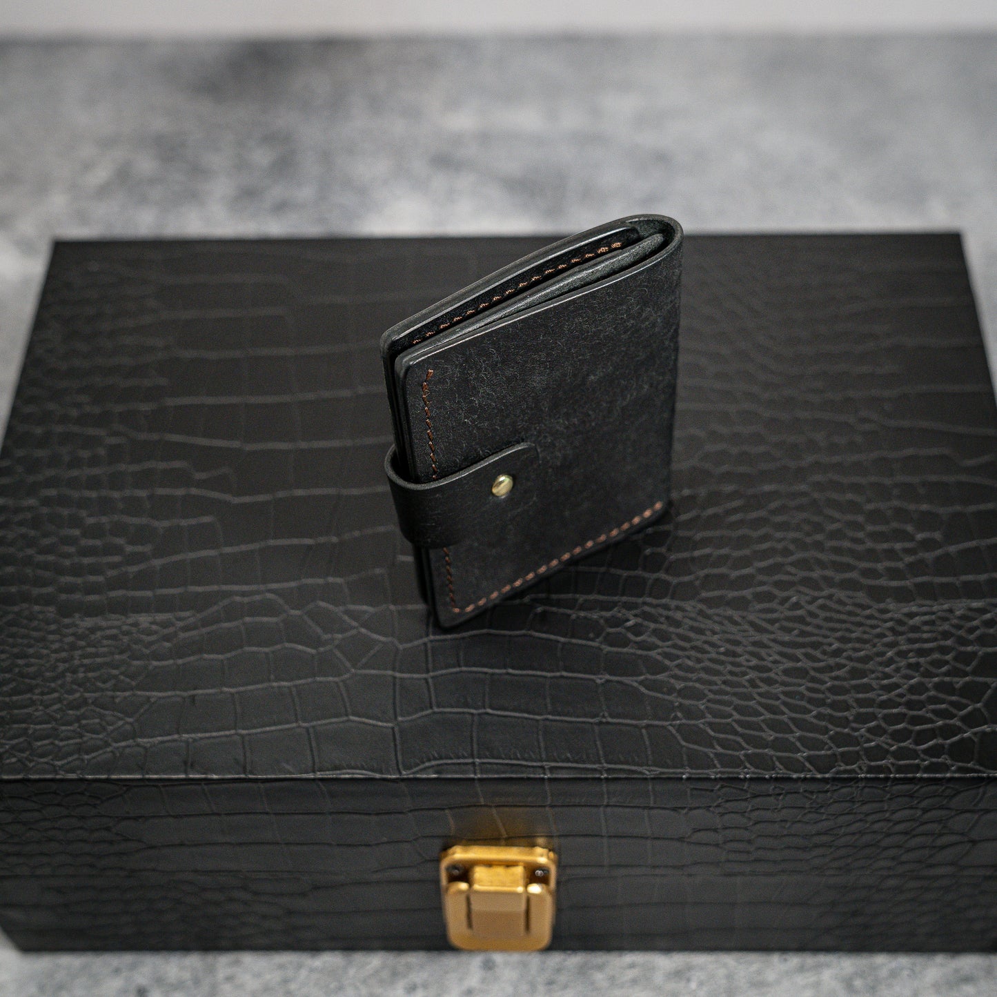 Chicago Wallet in Pueblo Black color