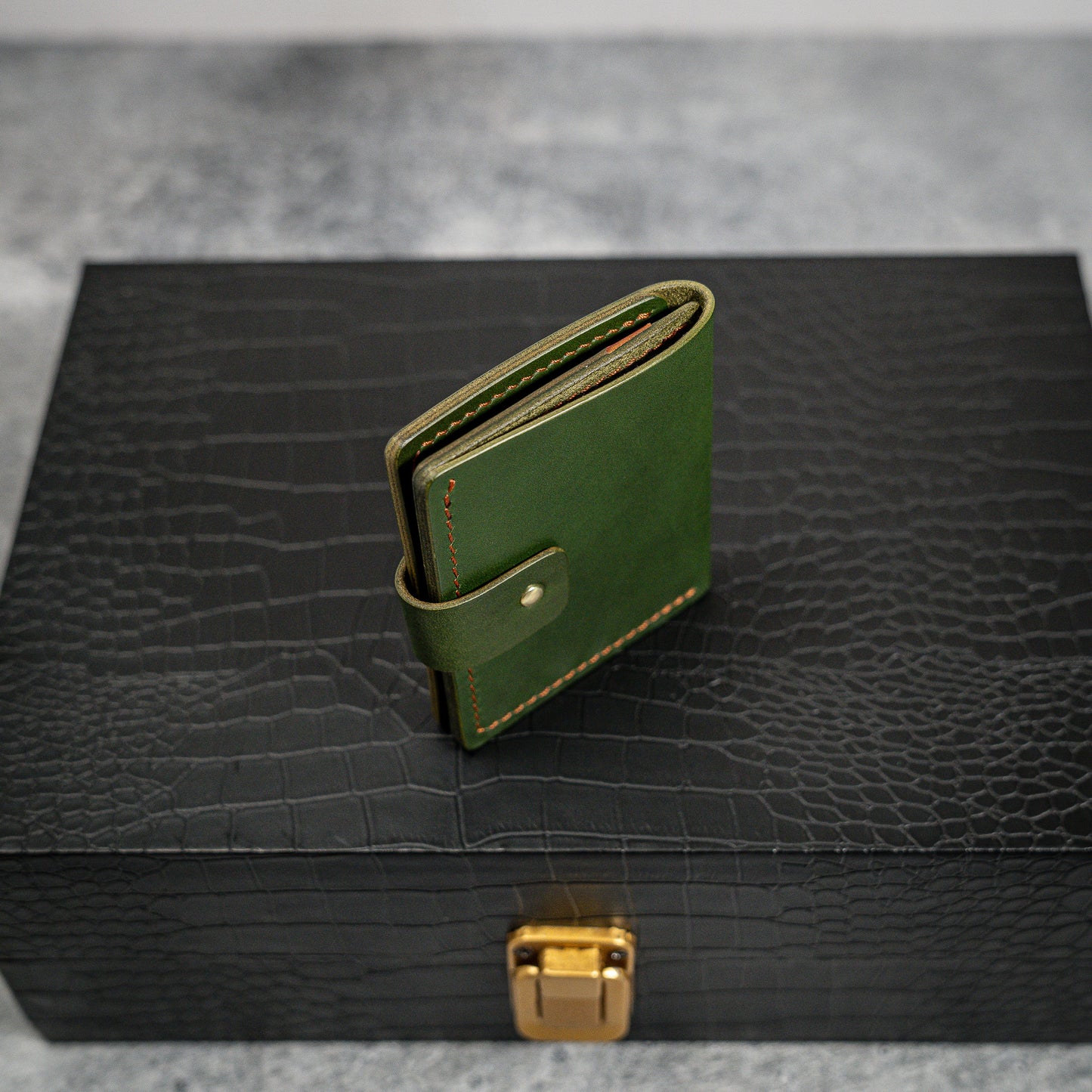 Chicago Wallet in Minerva Smooth Emerald - Olmo color