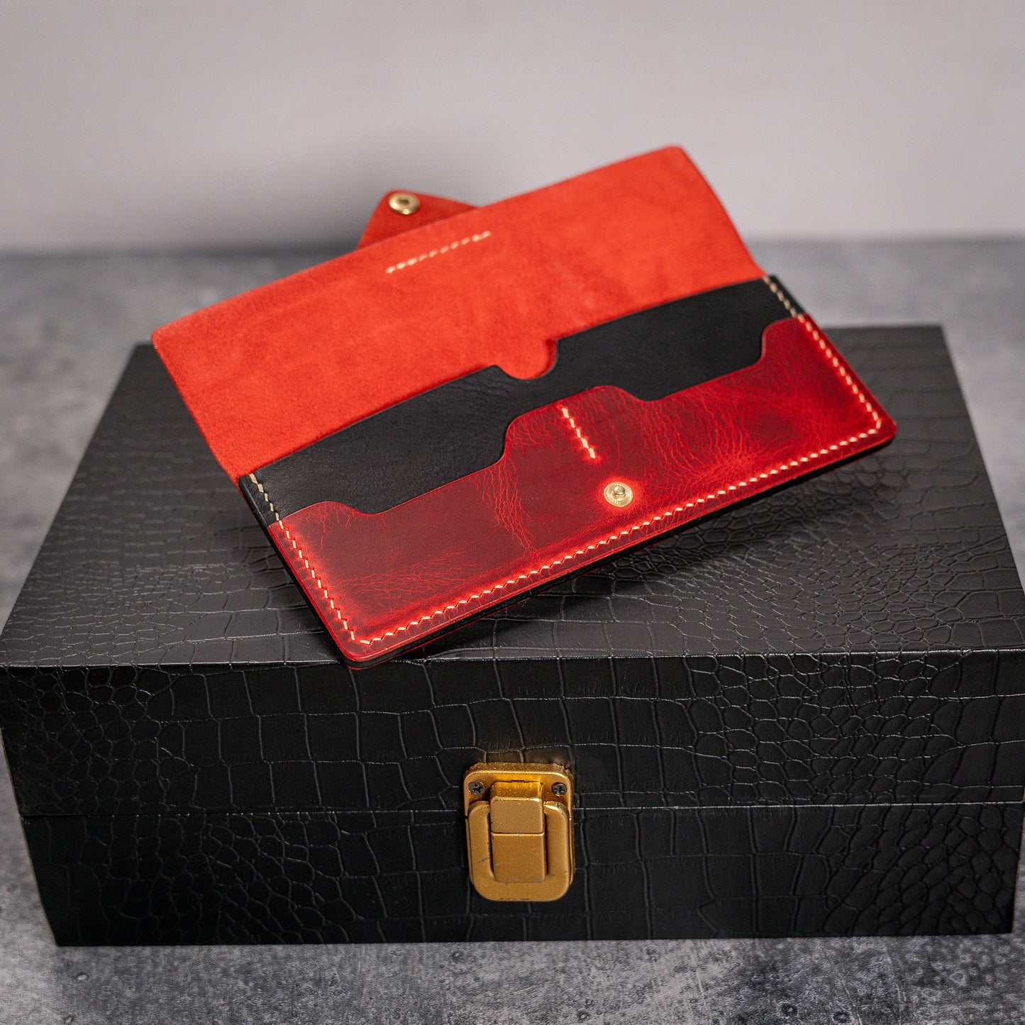 Manhattan Wallet in Waxy Red and Black colors